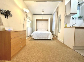Studio flat in Paddington London